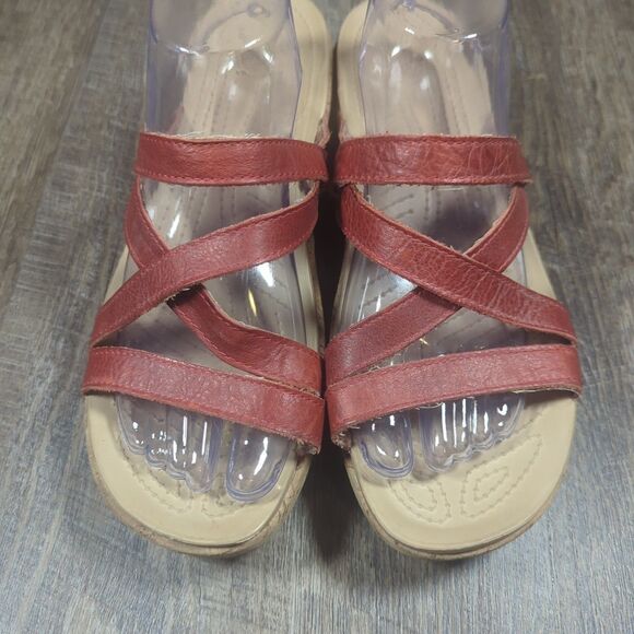 Crocs A-Leigh Red Leather Cork Wedge Women's Size 11 Sandals Comfort Shoes - Picture 4 of 14